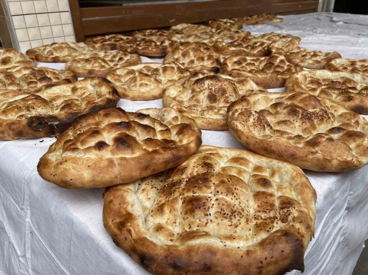 Denizli de Ramazan pidesi 3 ayrı fiyattan satılacak
