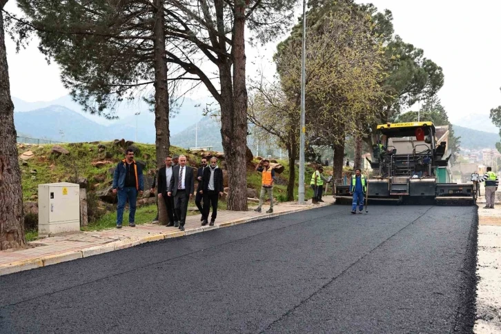 Denizli’de sıcak asfalt seferberliği sürüyor
