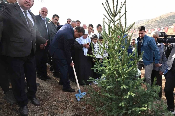 Deprem şehitlerinin ismi hatıra ormanında yaşatılacak
