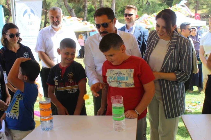 Depremde öksüz ve yetim kalan afetzede çocuklar doyasıya eğlendi
