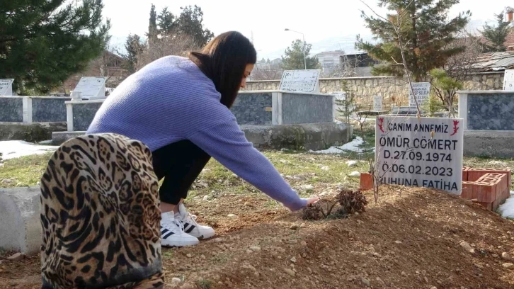 Depremin ayırdığı aile hayata tutunmaya çalışıyor
