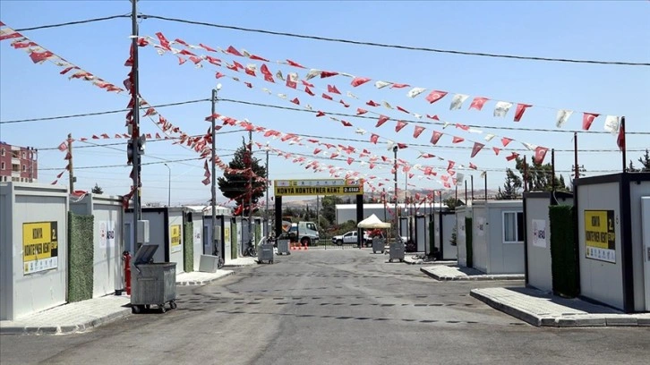 Depremlerden etkilenen Hatay'da sıcak hava etkili oluyor