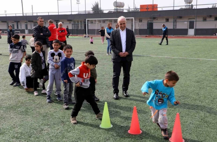 Depremzede çocuklar oyunla moral buluyor
