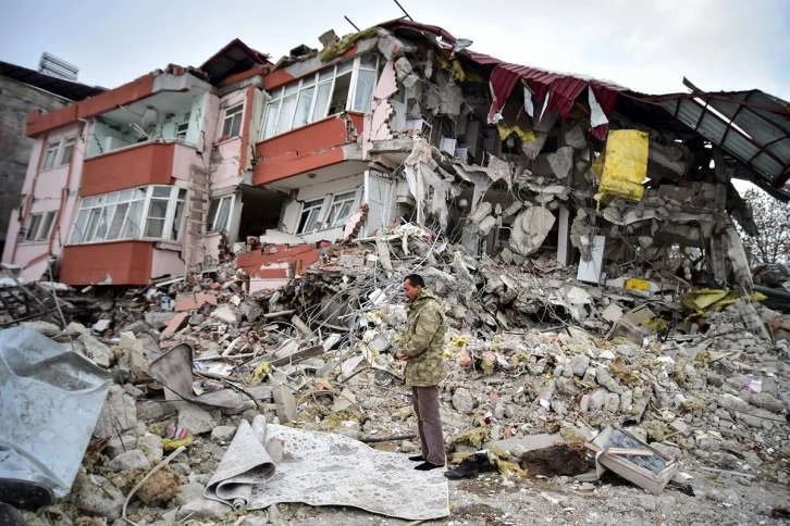 “Depremzedelere öykülerini anlatmaya zorlamayın”
