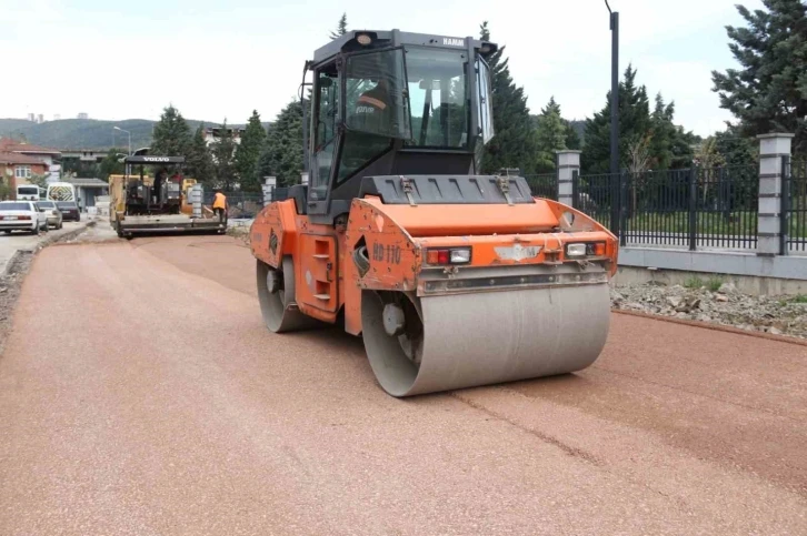 Derince Millet Bahçesi çevresine asfalt ve yaya kaldırımı
