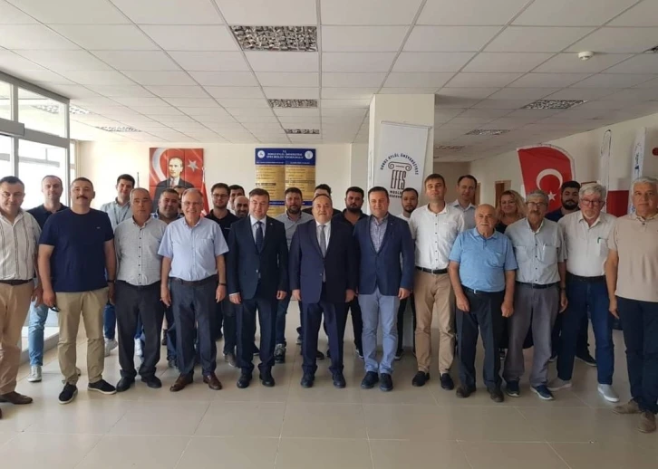 DEÜ’nün gıda laboratuvarı sektöre ışık tutuyor
