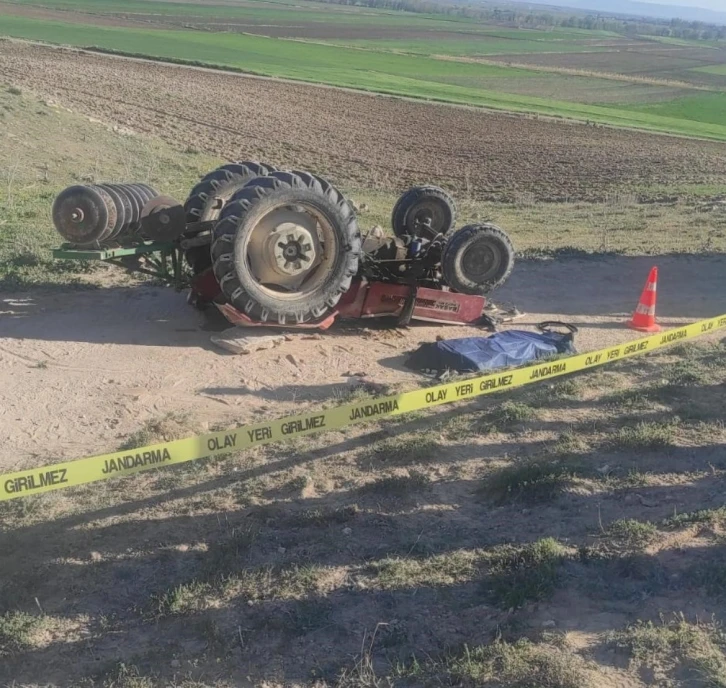 Devrilen traktörün altına kalan şahıs hayatını kaybetti
