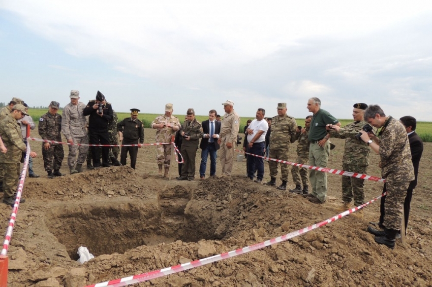 Ermenistan kullanımı yasak mermiler atıyor