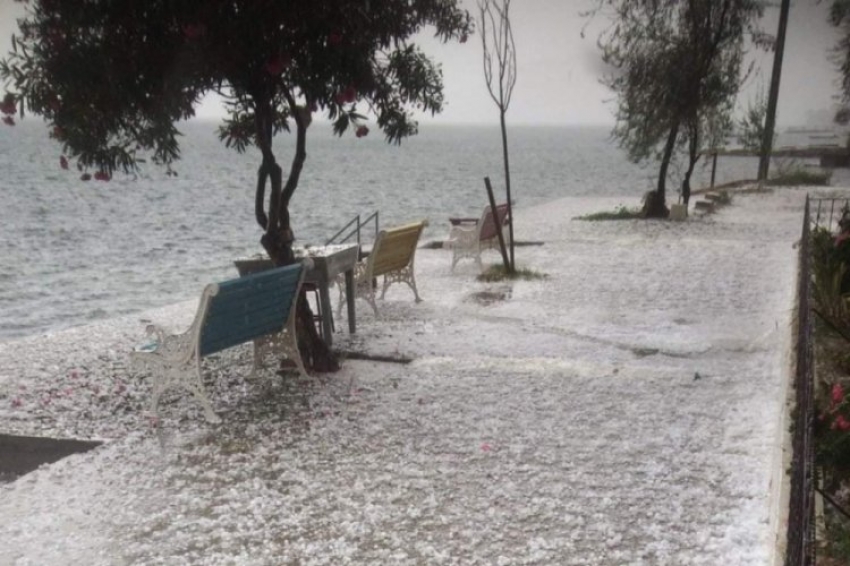 Gemlik'i  dolu vurdu