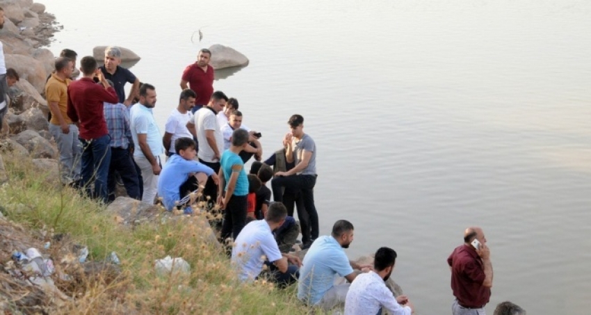 Dicle Nehri'ne giren 2 çocuk boğuldu