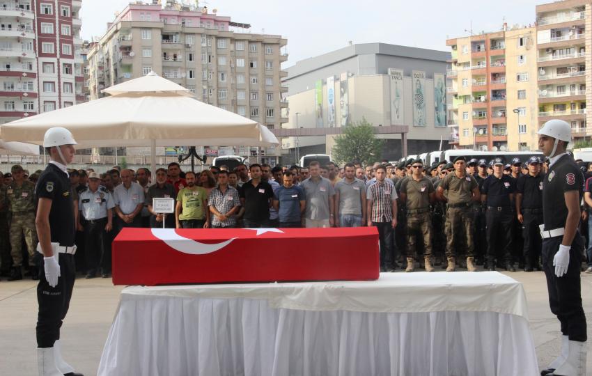 Diyarbakır, şehitlerini uğurladı