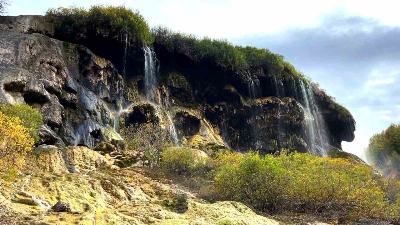 Dipsiz göl ve şelalesi tabiat parkı ilan edildi