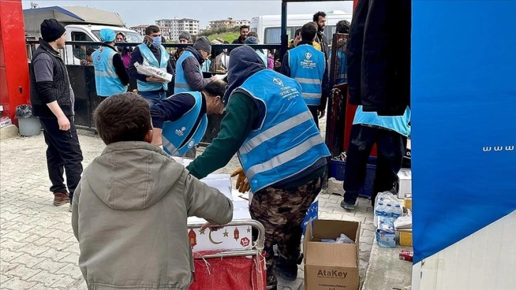 Diyanet ekipleri Hatay'da 650 gönüllüyle afetzedelere hizmet veriyor