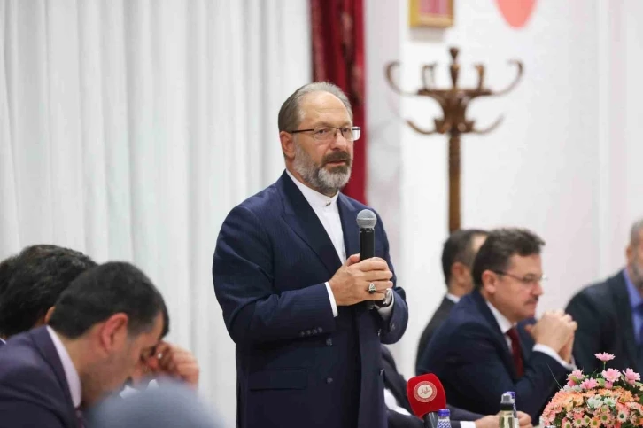 Diyanet İşleri Başkanı Erbaş: "Kur’an ve Sünnet çizgisinde bir eğitimi her zaman önceliyoruz"
