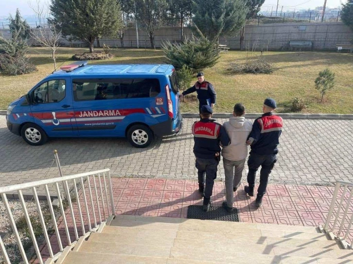 Diyarbakır’da 13 yıl 9 ay hapis cezası bulunan firari hükümlü yakalandı
