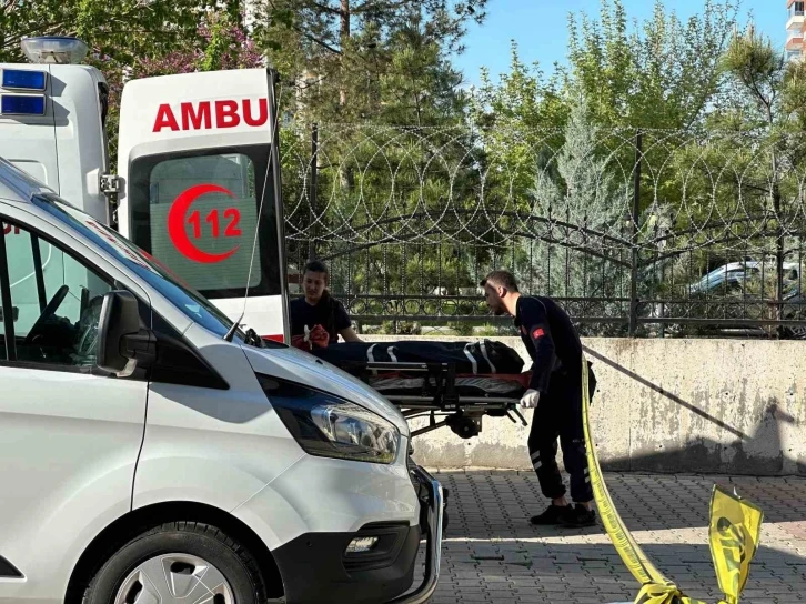 Diyarbakır’da bunalıma giren kadın kendini 14. kattan boşluğa bıraktı
