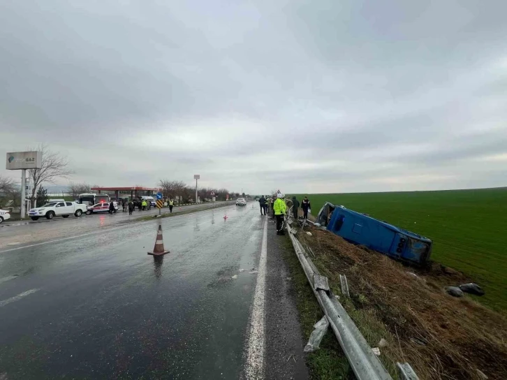 Diyarbakır’da cezaevi aracı devrildi: 13 yaralı
