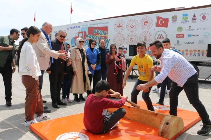 Diyarbakır’da geleneksel çocuk oyunları ve bayram şenliği etkinliği
