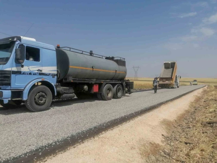 Diyarbakır’da kırsal mahalle yollarında çalışmalar devam ediyor
