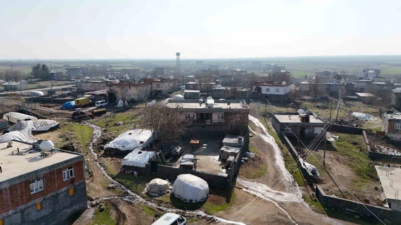 Diyarbakır’da köy muhtarı aldığı maaşın tümünü öğrenci ve ihtiyaç sahiplerine aktarıyor
