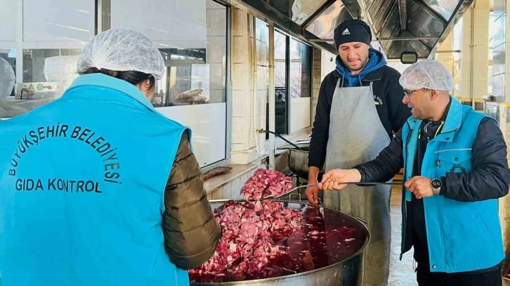 Diyarbakır’da zabıta ekipleri gıda denetimlerini artırdı
