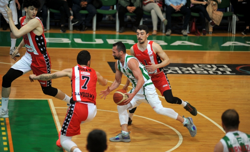 Bursaspor 85-82 Bandırma Kırmızı