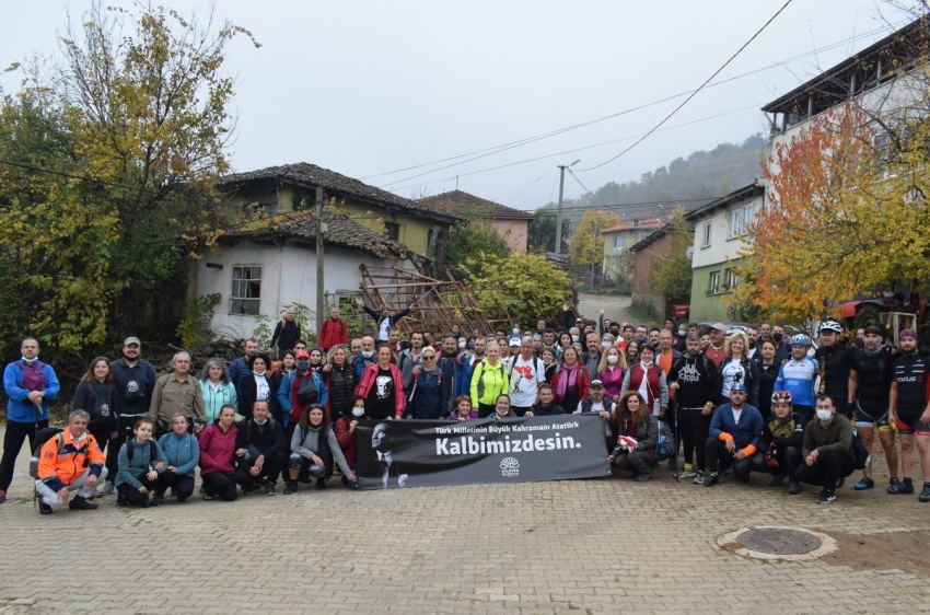 Bursa'da Atatürk'ü doğa yürüyüşünde andılar