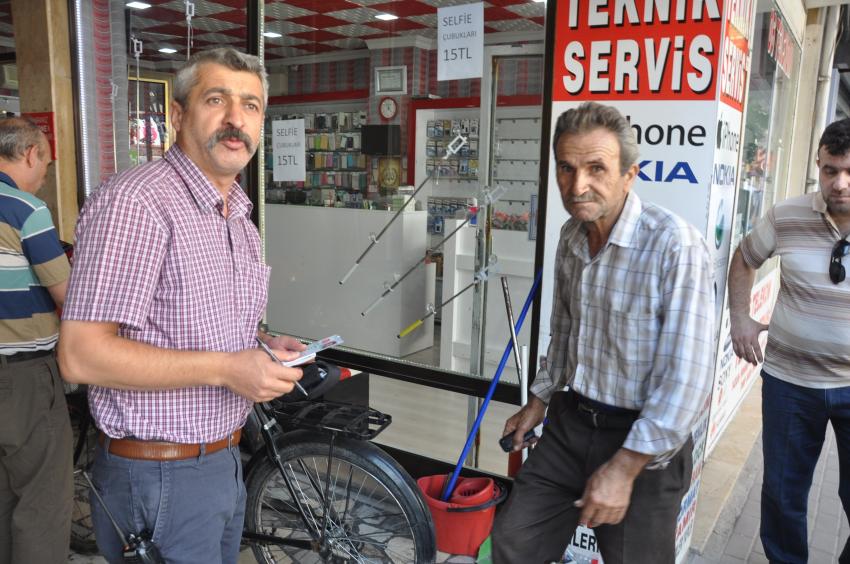 Bursa'da yaşlı adamı polis son anda kurtardı...