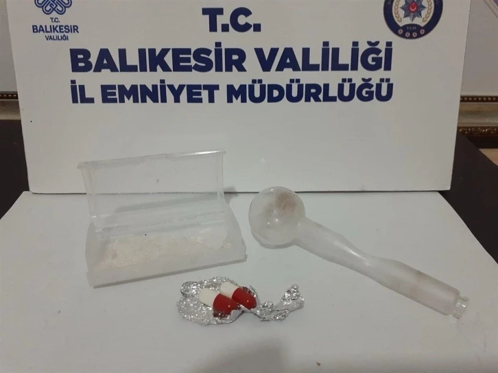 Dolandırıcılık ve sahtecilikten aranan şahıs Bandırma’da yakalandı
