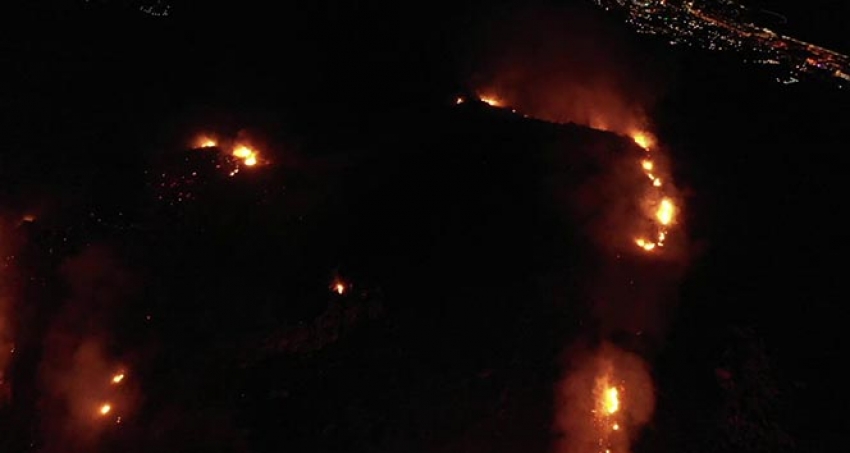 Alevlerin önünü drone sayesinde kestiler.