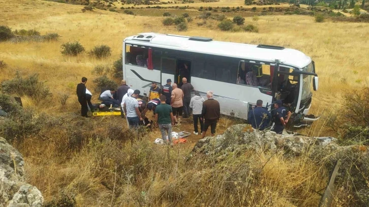 Düğün yolu faciaya dönüştü: 20’ye yakın kişi yaralandı