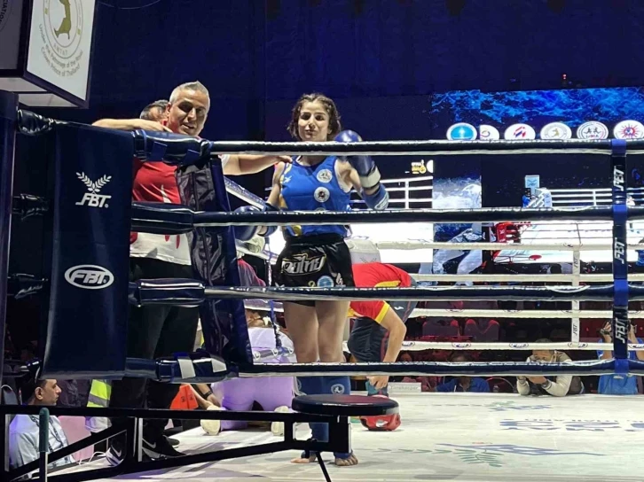 Dünya Muaythai Şampiyonası’nda Gülistan Turan’dan altın madalya
