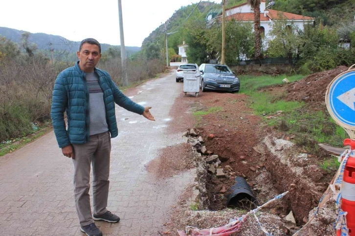 Dünyaca ünlü plajın bulunduğu mahallede yol sorunu için çözüm aranıyor
