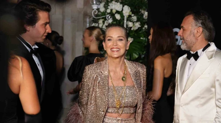 Dünyaca ünlü yıldız Sharon Stone ödülünü aldı
