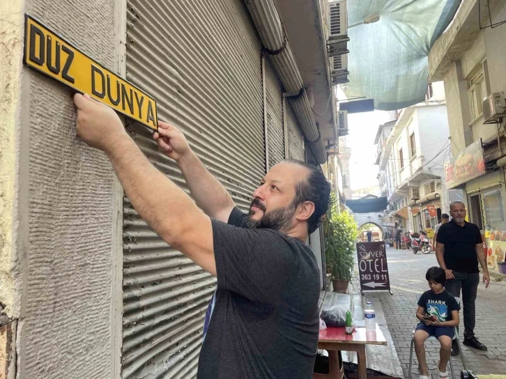 Dünyanın düz olduğunu kanıtlayamadı, sokağa "Düz Dünya" ismi verilmesi için başvurdu
