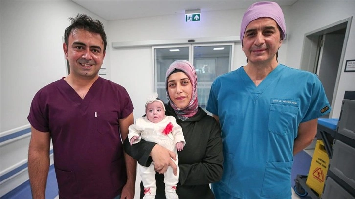 Dünyaya 460 gram gelen bebek 137 günlük mücadeleyle yaşama tutundu