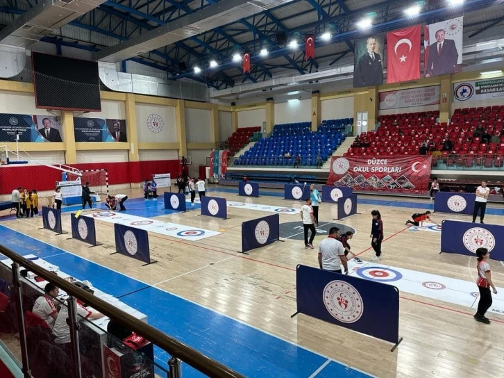 Düzce’de Floor Curling müsabakaları başladı
