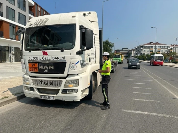 Düzce’de yasak yola giren ağır taşıtlara ceza yağdı
