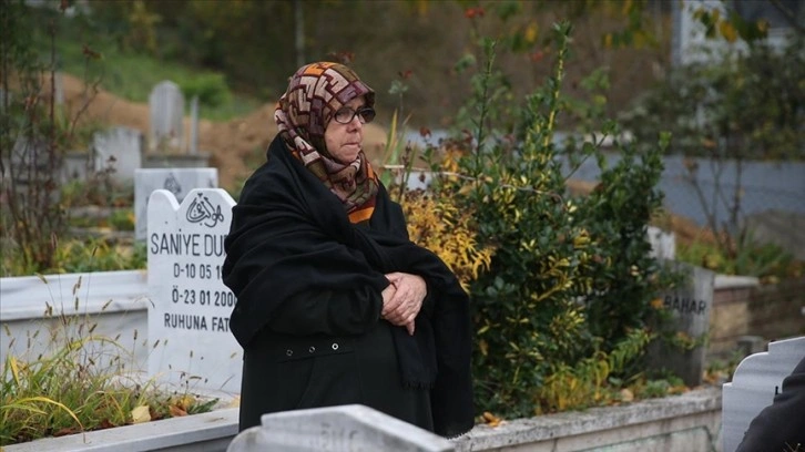 Düzce depreminde kurtaramadığı babası ve komşusunun kızının acısını unutamıyor