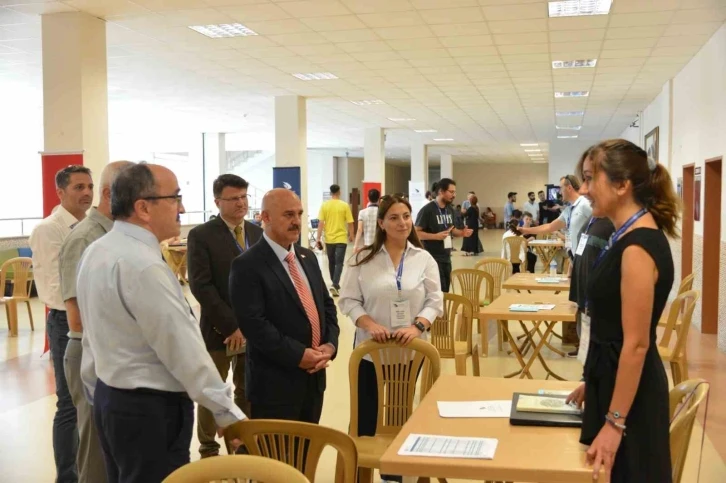 Düzce Üniversitesi aday öğrencilere tanıtılıyor
