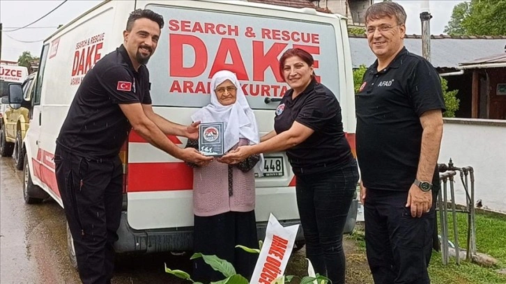 Düzce'de Hidayet teyzenin bağışladığı minibüs arama kurtarma aracına dönüştürüldü