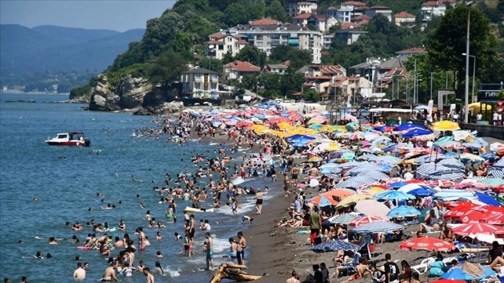 Düzce'nin turizm ilçesi Akçakoca'da bayram yoğunluğu yaşandı