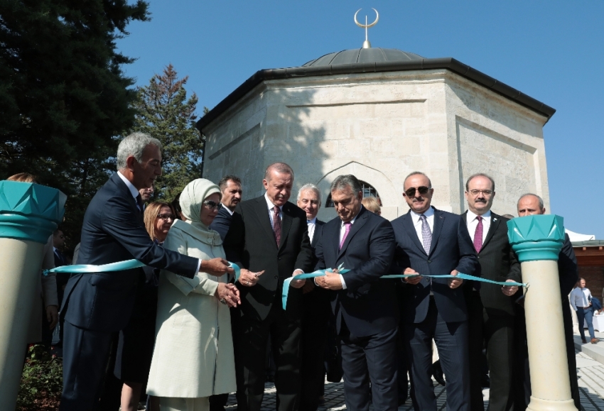 Macaristan’da Gül Baba Türbesini açtı