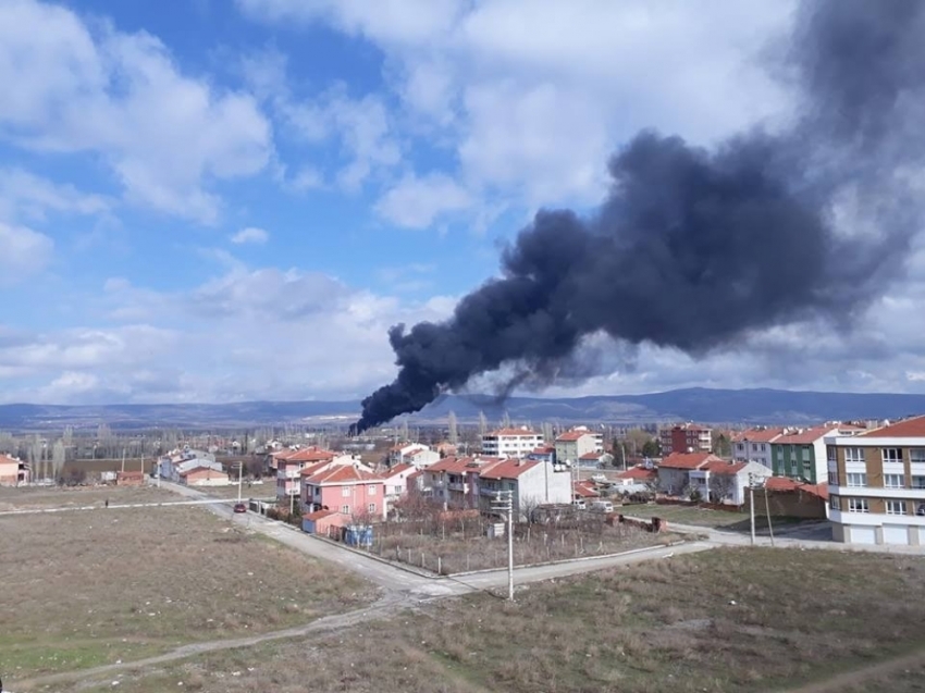 Eskişehir'de plastik fabrikasında yangın