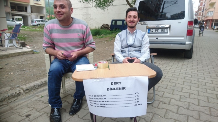 Dert dinleme standı açtılar