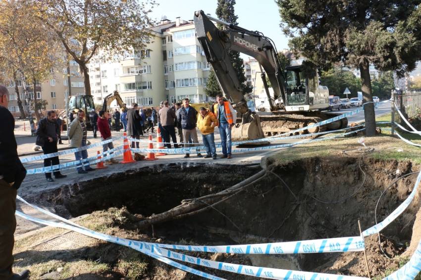 Ordu’da sahil yolu çöktü!