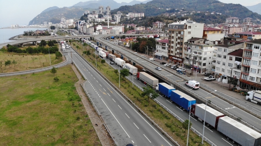 Sarp Sınır Kapısı’nda TIR kuyruğu