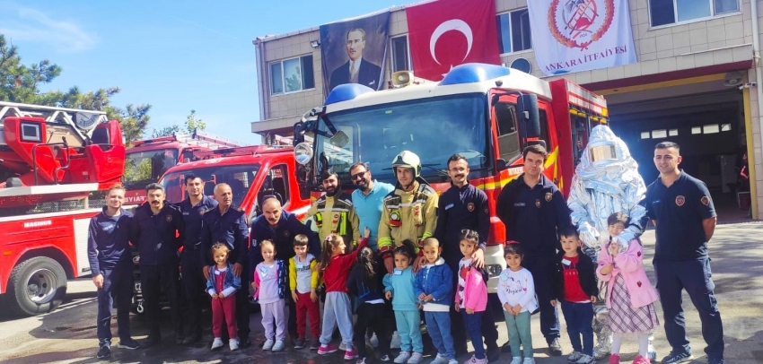 İlkokul öğrencilerine gönüllü itfaiyecilik eğitimi