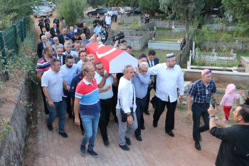 Bakan Yardımcısı Dursun, gözyaşları arasında toprağa verildi