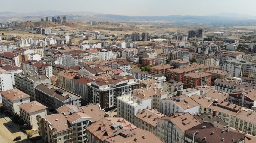 Bu ilçedeki iş yerlerinde ve konutlarda yabancı isim kullanılmayacak